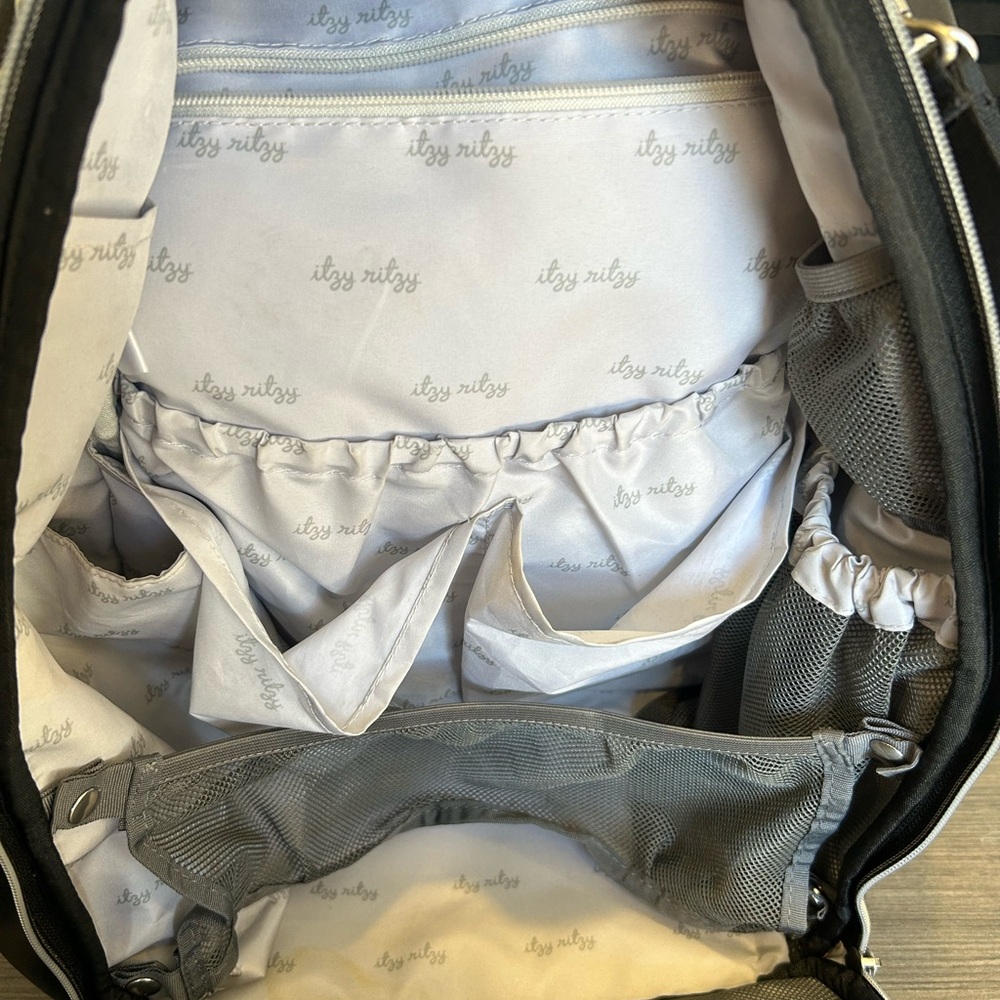 Itzy Ritzy black diaper Backpack - Picture 8 of 15